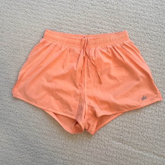 Alo Yoga Ivy League Dolphin Shorts - Picture 1 of 6